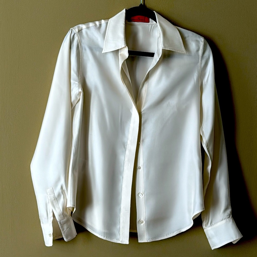 Carolina Herrera Button Down Silk Broadcloth Blouse Ivory Size 6 Pure Luxury
